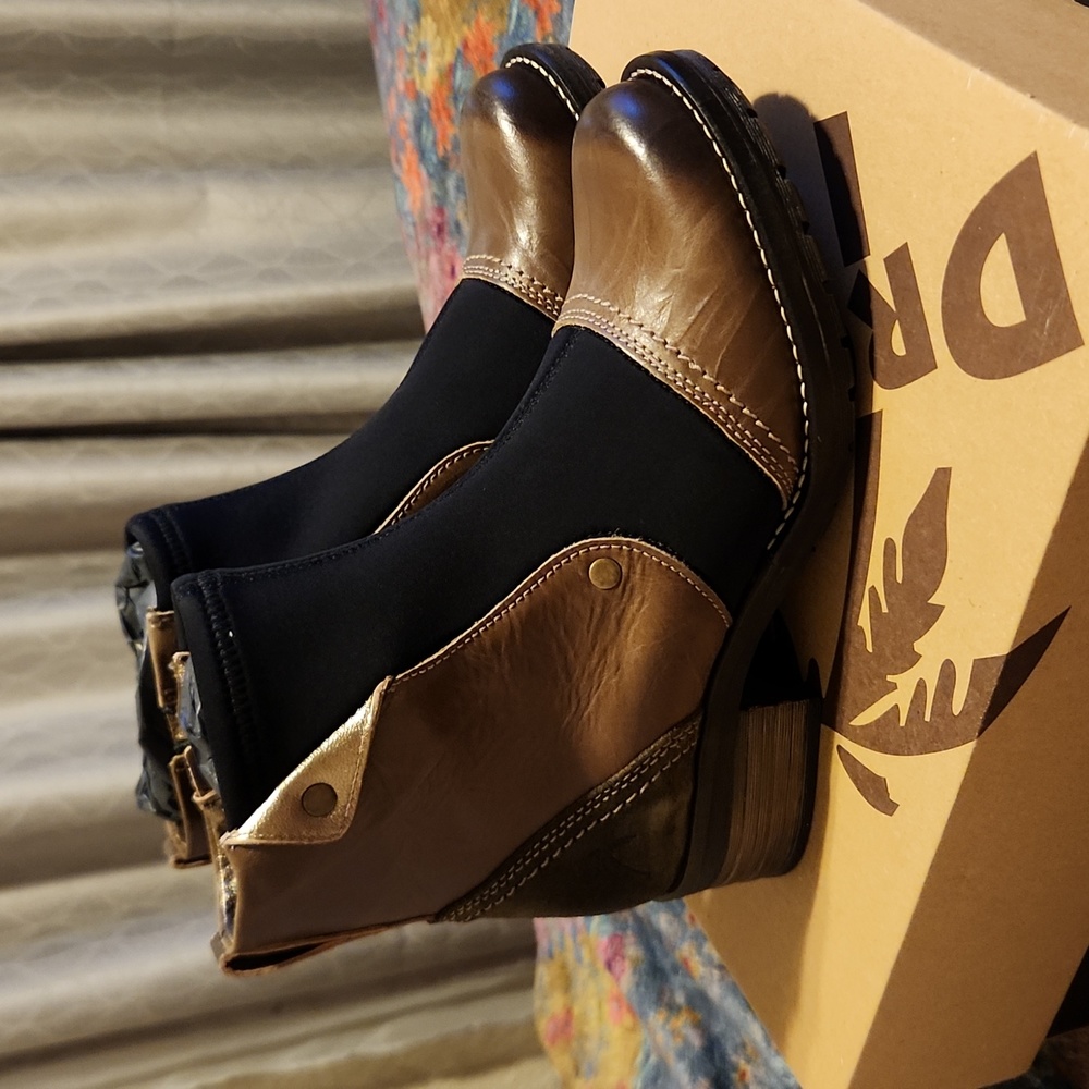Dromedaris Olive ankle booties